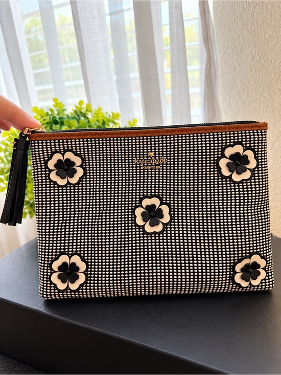 kate spade Handbags - Kate Spade Black Cream Floral Makeup Cosmetic Case Wristlet